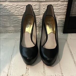 Michael Kors Black Heeled Pumps with Rounded Toe